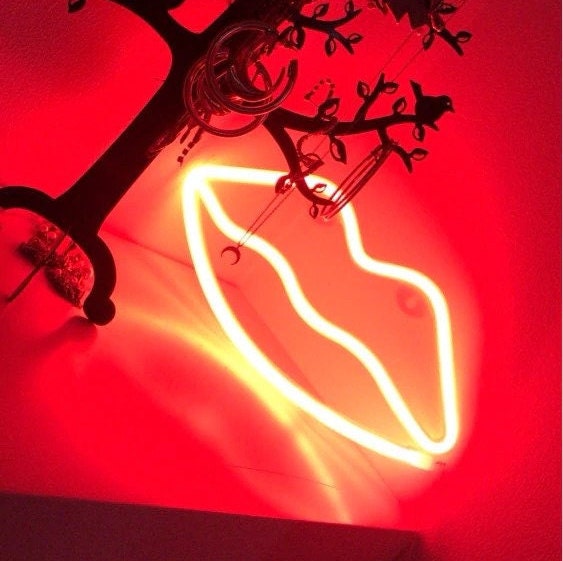 Kiss & Lips Neon Sign